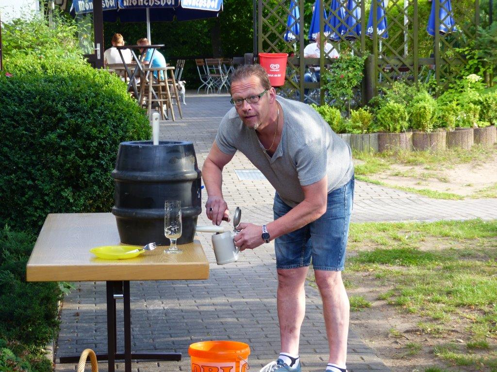 files/scu/fussball/images/Alte Herren/150613 SCU AH - Grillfeier 2015/2015 0613_0250 SCU AH - Grillfest 2015.jpg
